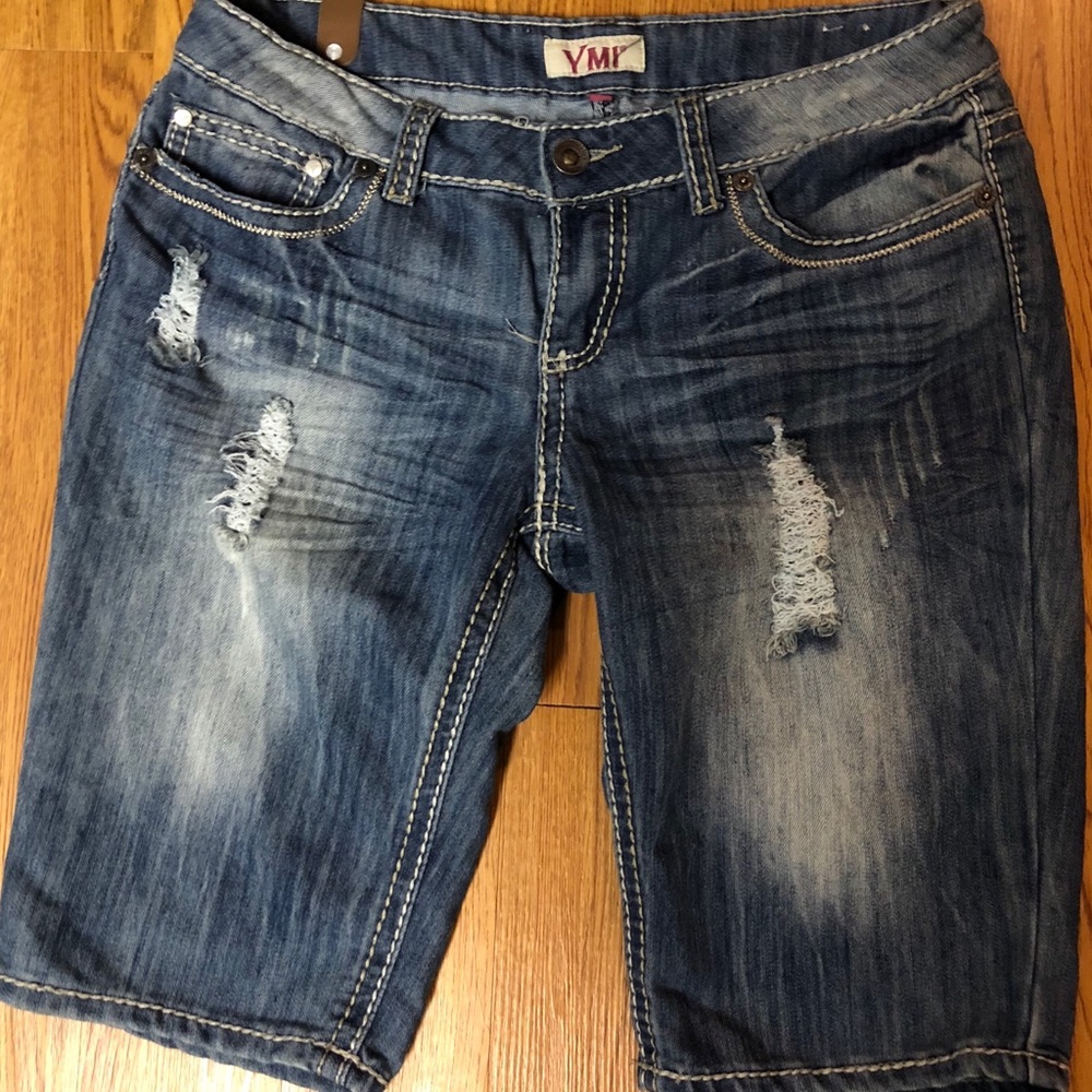 YMI distressed shorts size 9
